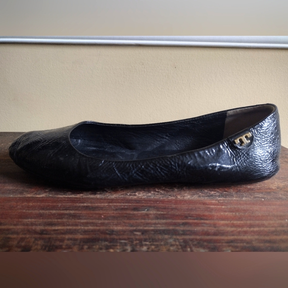 Tory Burch Black Patent Crinkle Leather Travel Flats Size 8 - Picture 3 of 8